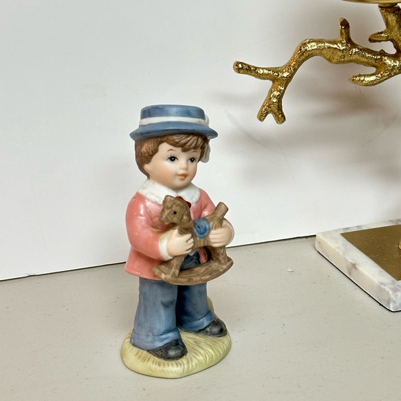 Homco Porcelain figurine Victorian Boy with Rocking Horse toy - Picture 9 of 10